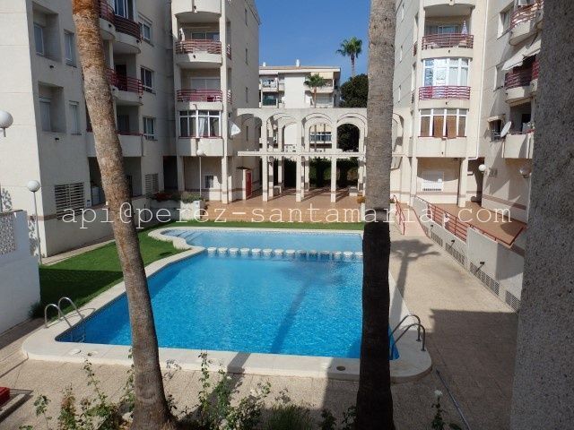 Apartamento con 2 dormitorios, gran terraza, garaje cerrado