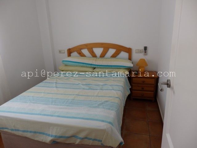 Apartamento con 2 dormitorios, gran terraza, garaje cerrado