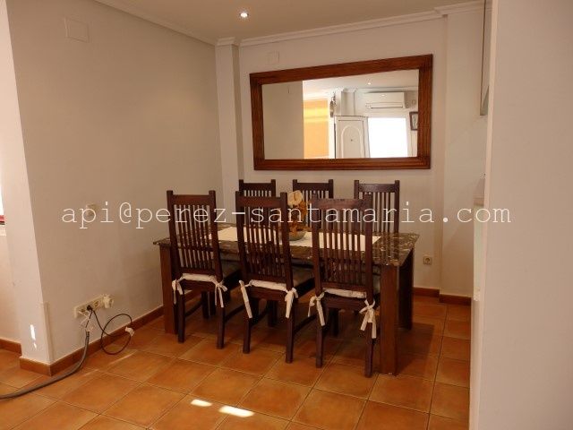 Apartamento con 2 dormitorios, gran terraza, garaje cerrado