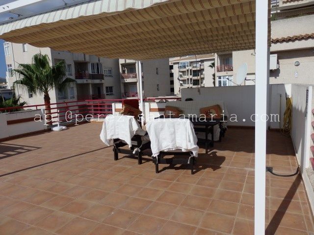 Apartamento con 2 dormitorios, gran terraza, garaje cerrado