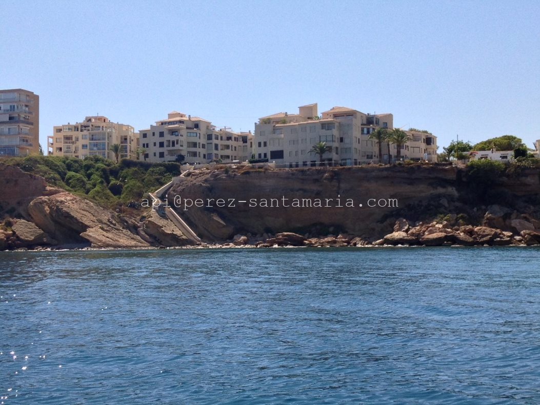 Albimar visto desde el mar Apartamento 1ª línea acantilado