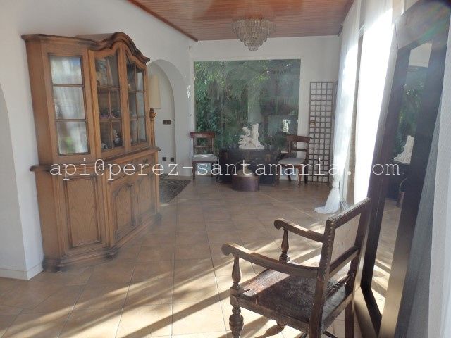 MAGNÍFICA VILLA EN ALBIR