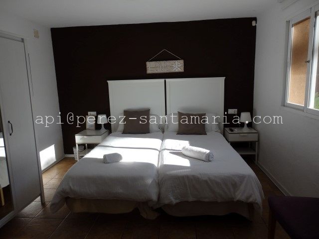 MAGNÍFICA VILLA EN ALBIR