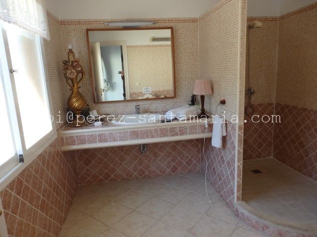 MAGNÍFICA VILLA EN ALBIR