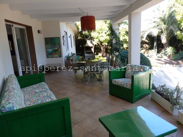 MAGNÍFICA VILLA EN ALBIR