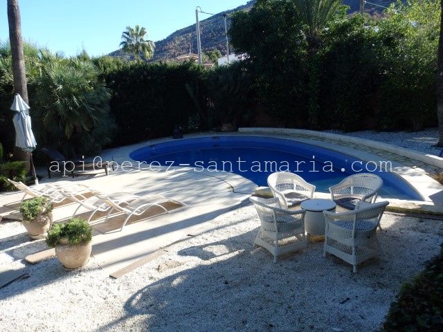 MAGNÍFICA VILLA EN ALBIR