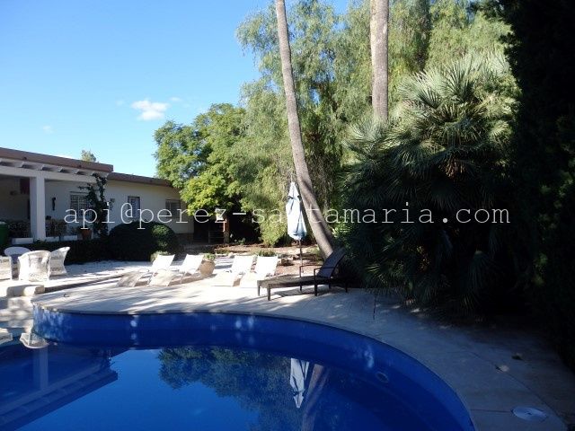 MAGNÍFICA VILLA EN ALBIR