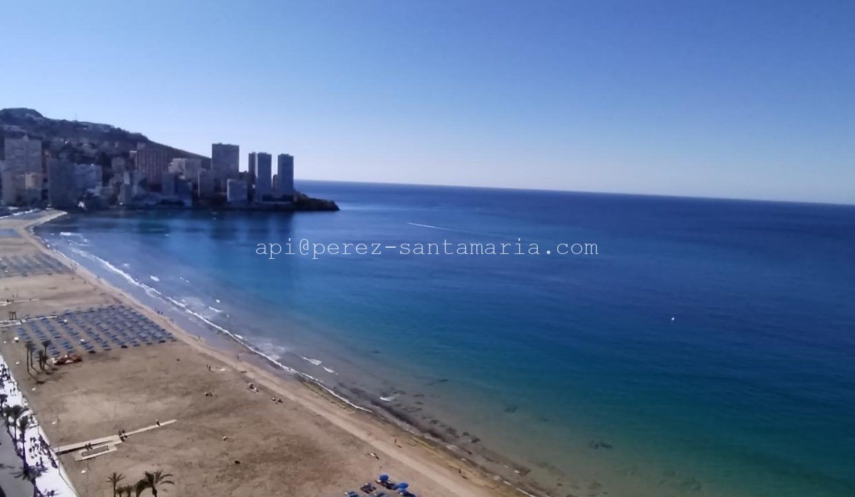 APARTAMENTO EN 1ª LINEA DE PLAYA EN BENIDORM