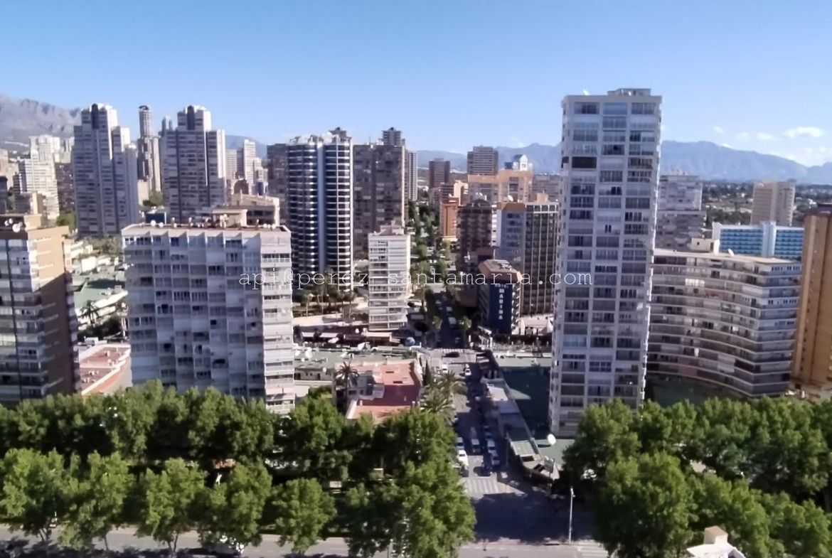 APARTAMENTO EN 1ª LINEA DE PLAYA EN BENIDORM