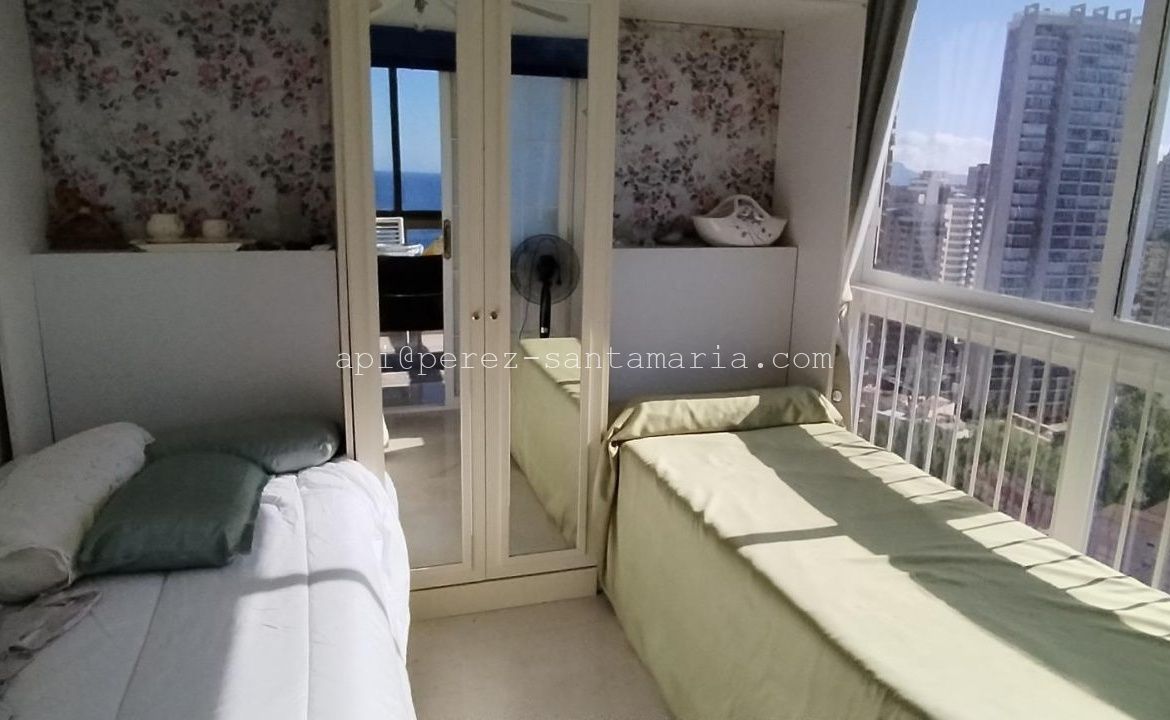APARTAMENTO EN 1ª LINEA DE PLAYA EN BENIDORM