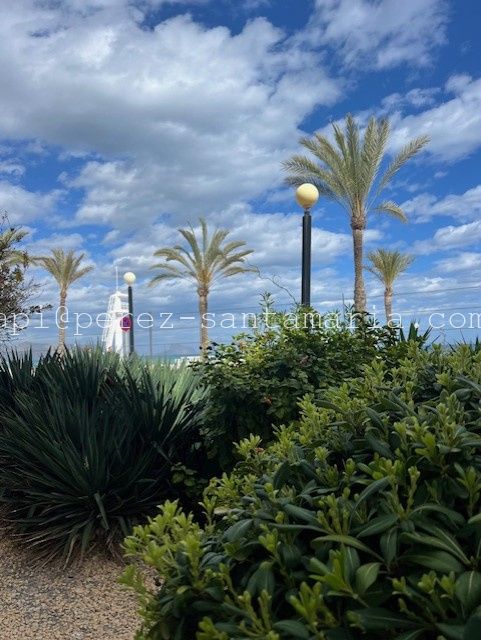 APARTAMENTO EN PRIMERA LÍNEA DE PLAYA DEL ALBIR CON VISTAS ESPECTACULARES AL MAR Y LA BAHÍA