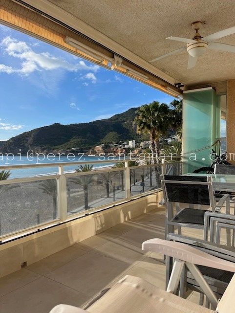 APARTAMENTO EN PRIMERA LÍNEA DE PLAYA DEL ALBIR CON VISTAS ESPECTACULARES AL MAR Y LA BAHÍA