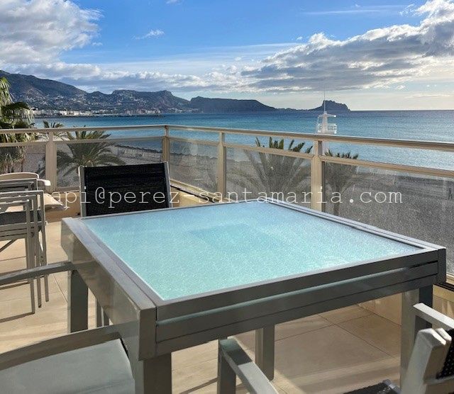 APARTAMENTO EN PRIMERA LÍNEA DE PLAYA DEL ALBIR CON VISTAS ESPECTACULARES AL MAR Y LA BAHÍA