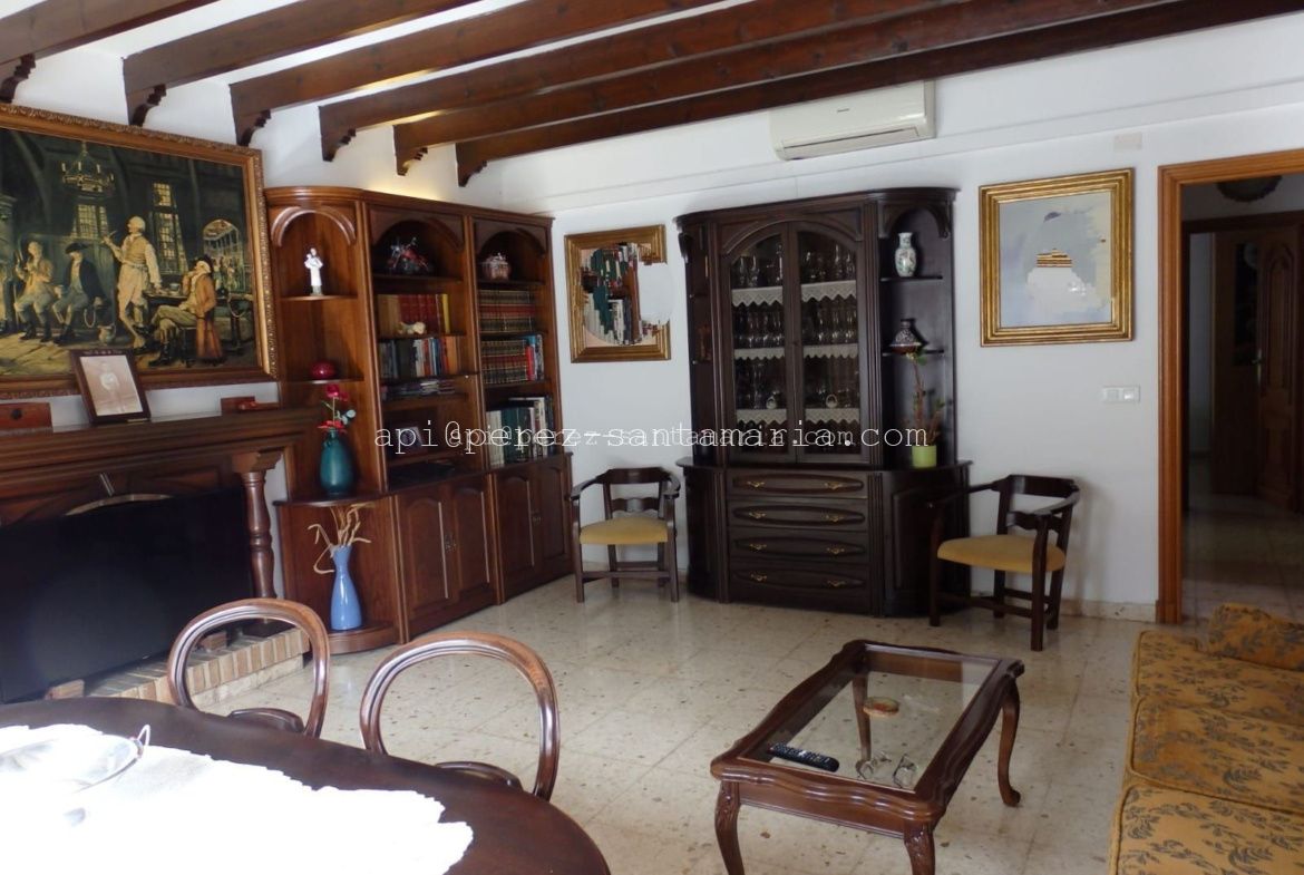 CHALET CÉNTRICO EN ALBIR