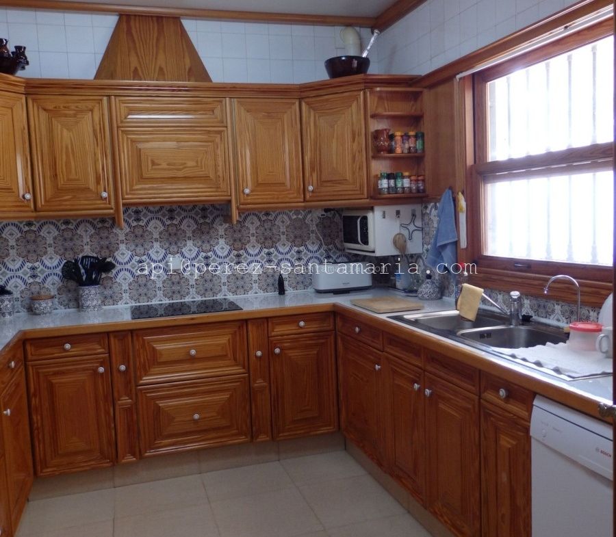 CHALET CÉNTRICO EN ALBIR
