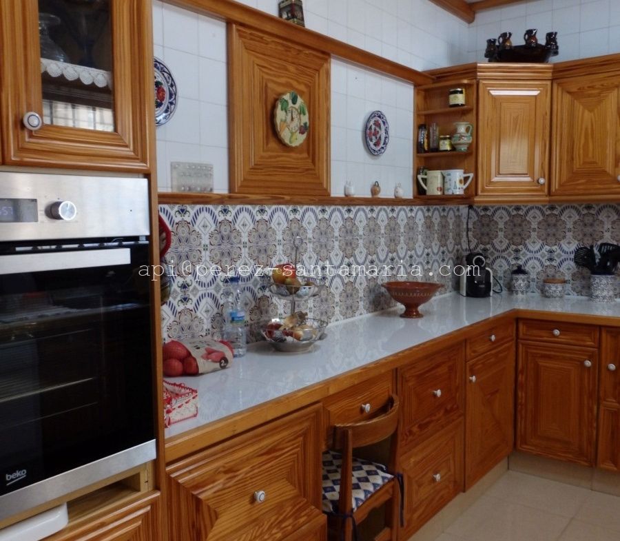 CHALET CÉNTRICO EN ALBIR