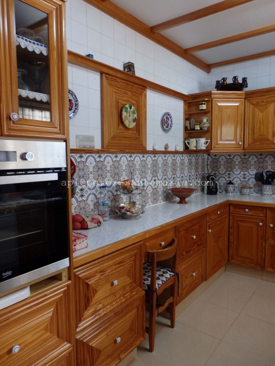 CHALET CÉNTRICO EN ALBIR