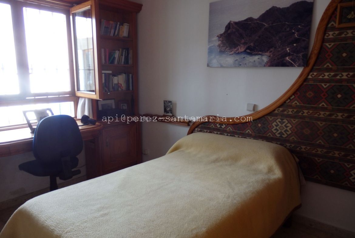 CHALET CÉNTRICO EN ALBIR