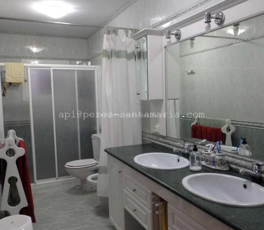 CHALET CÉNTRICO EN ALBIR