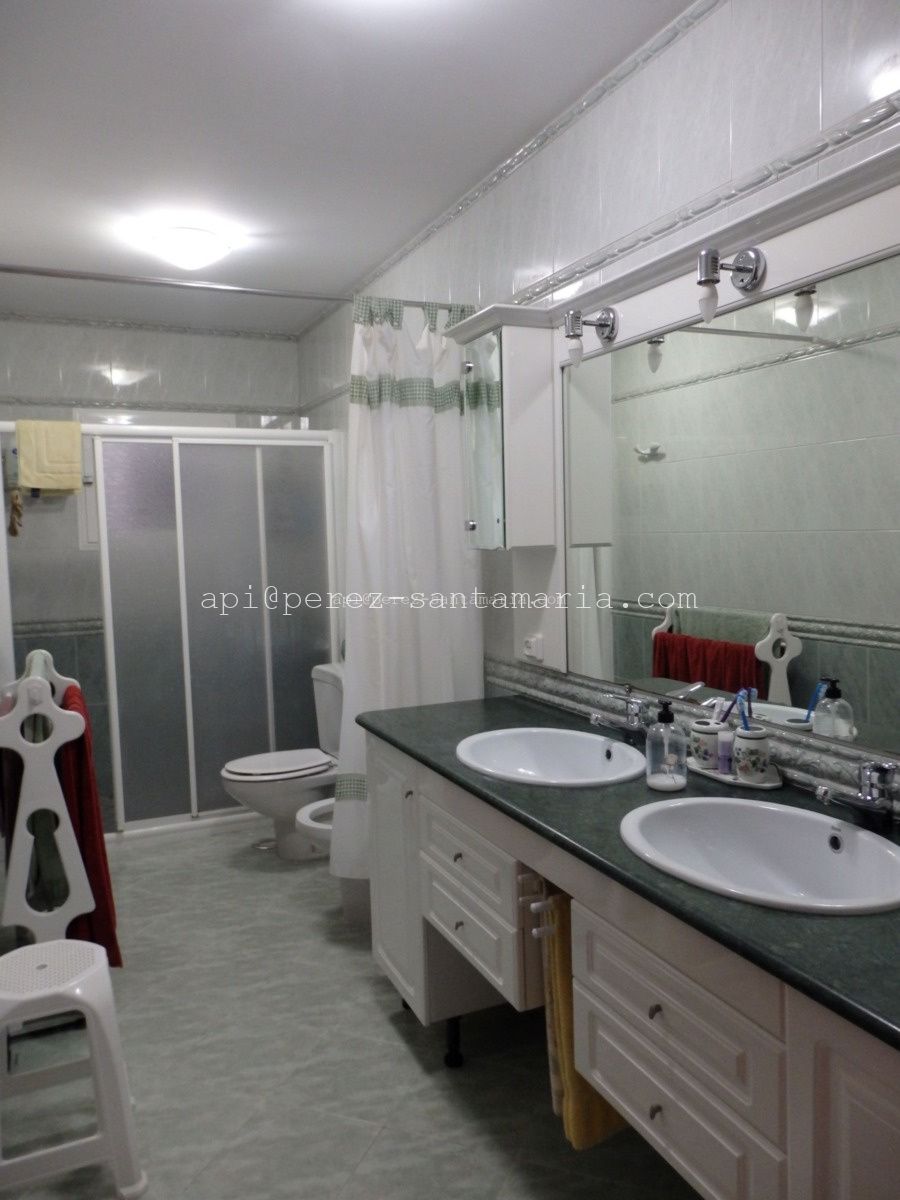 CHALET CÉNTRICO EN ALBIR