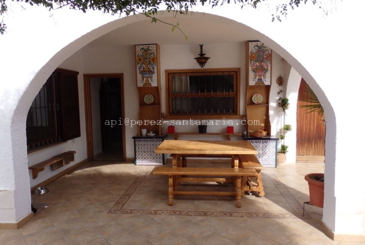 CHALET CÉNTRICO EN ALBIR