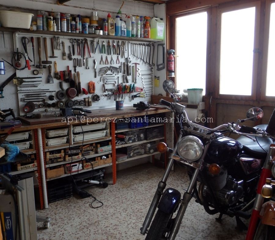 CHALET CÉNTRICO EN ALBIR