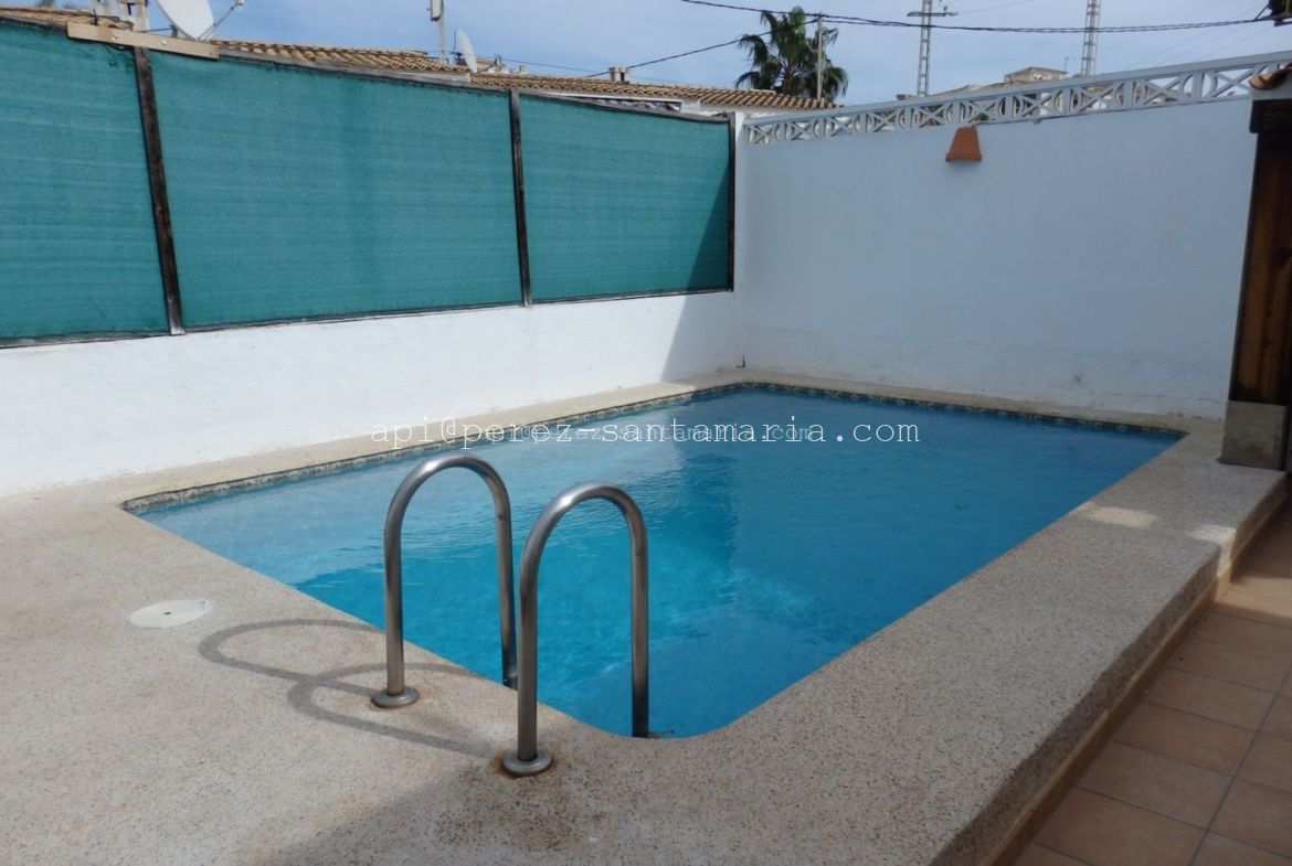 CHALET CÉNTRICO EN ALBIR