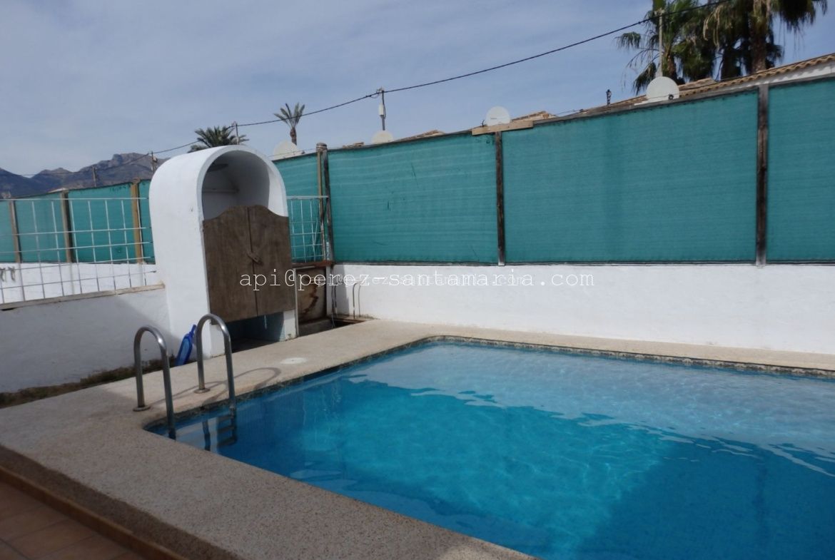 CHALET CÉNTRICO EN ALBIR