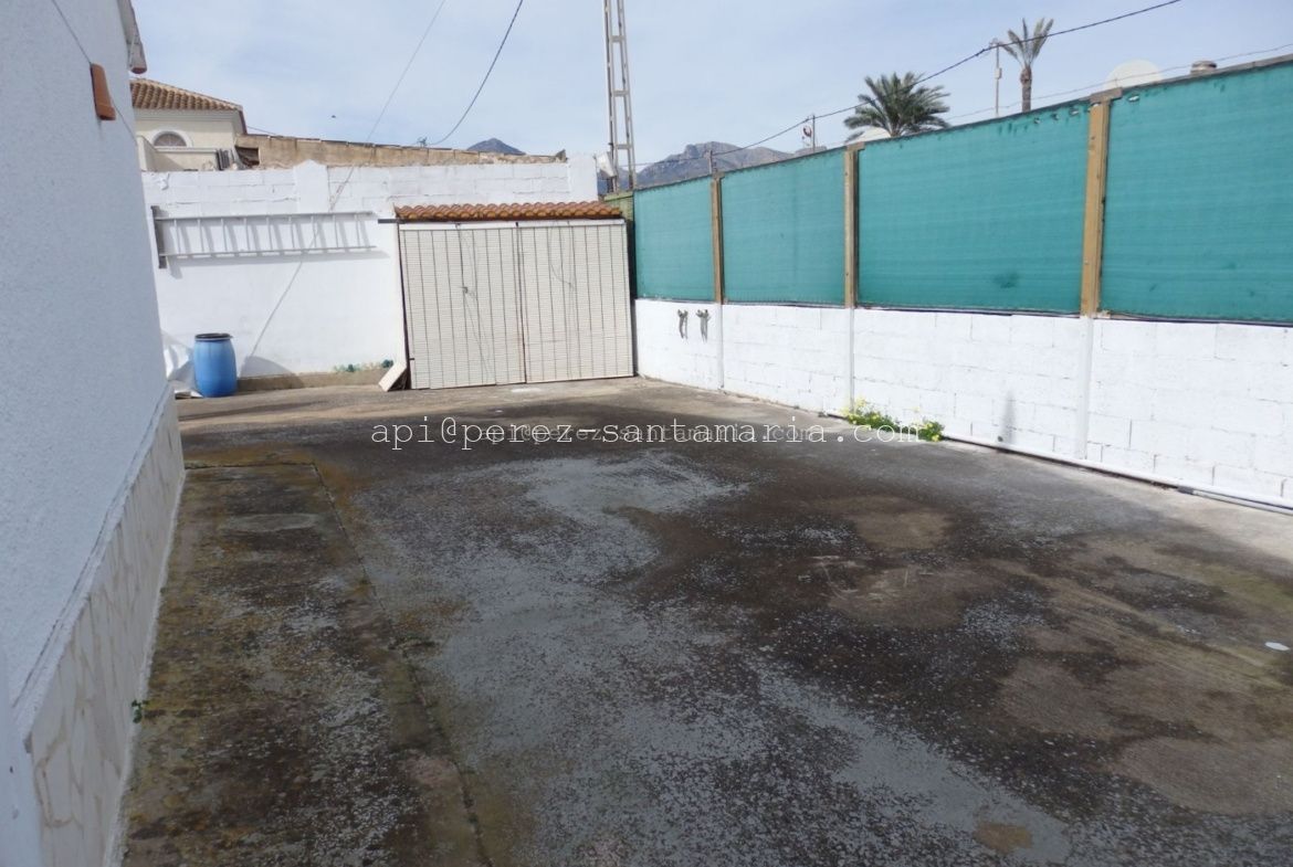 CHALET CÉNTRICO EN ALBIR