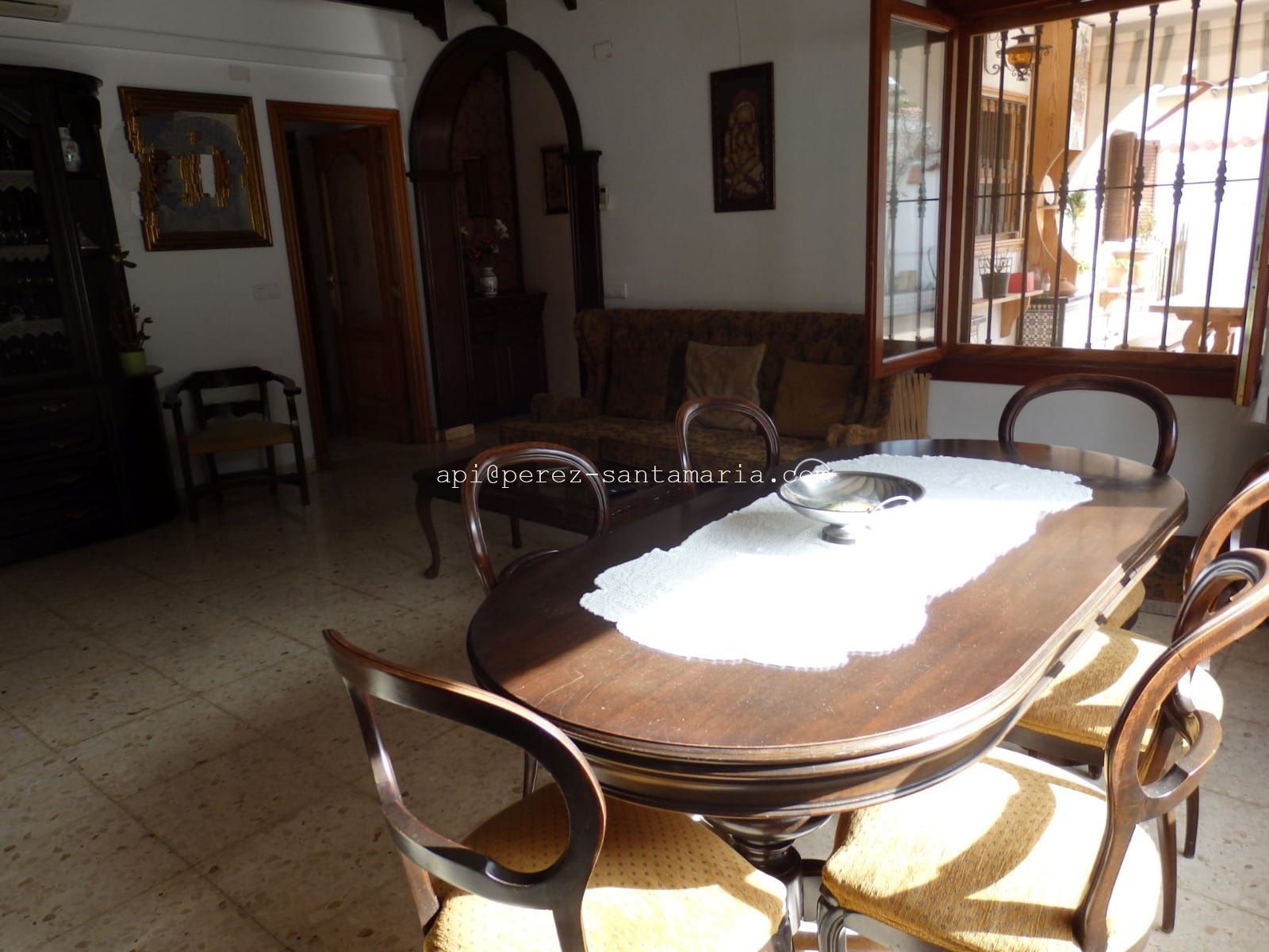 CHALET CÉNTRICO EN ALBIR