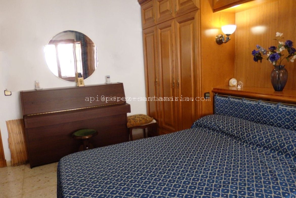 CHALET CÉNTRICO EN ALBIR