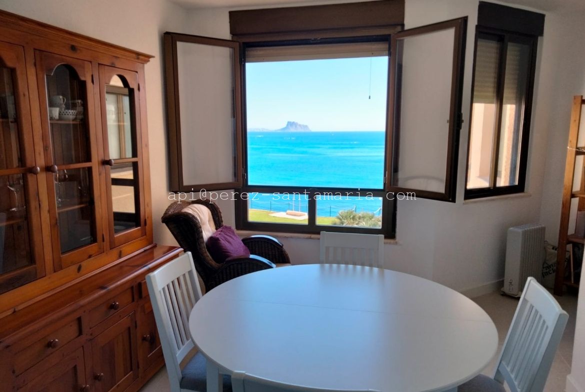 APARTAMENTO EN EL ACANTILADO DEL ALBIR CON MAGNÍFICAS VISTAS AL MAR