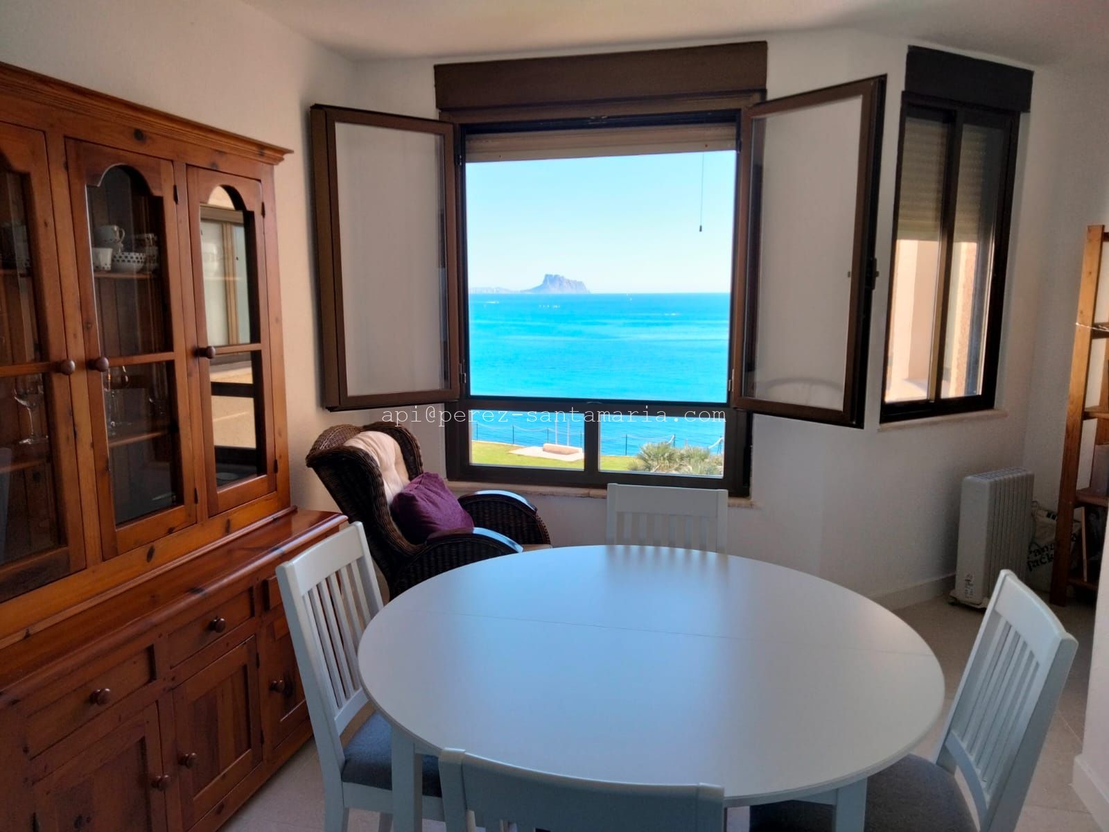 APARTAMENTO EN EL ACANTILADO DEL ALBIR CON MAGNÍFICAS VISTAS AL MAR
