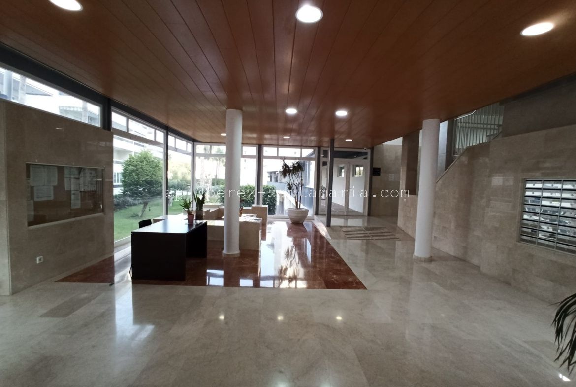 APARTAMENTO DE ESQUINA Y SOLEADO EN EL CENTRO DEL ALBIR
