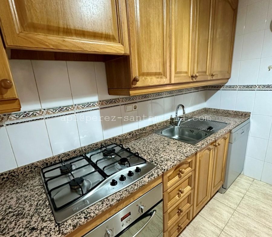 APARTAMENTO DE ESQUINA Y SOLEADO EN EL CENTRO DEL ALBIR