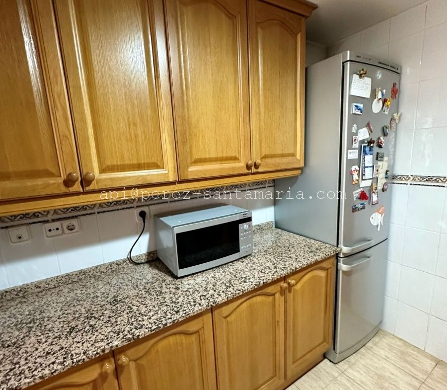 APARTAMENTO DE ESQUINA Y SOLEADO EN EL CENTRO DEL ALBIR
