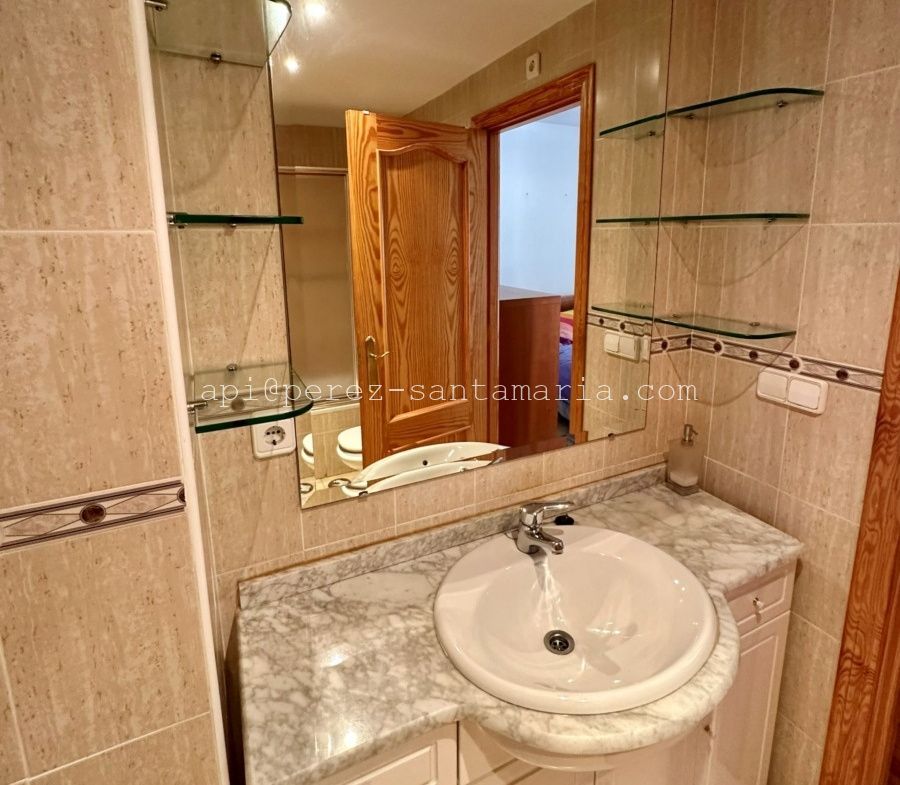 APARTAMENTO DE ESQUINA Y SOLEADO EN EL CENTRO DEL ALBIR