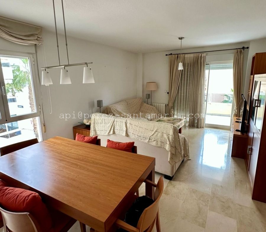 APARTAMENTO DE ESQUINA Y SOLEADO EN EL CENTRO DEL ALBIR