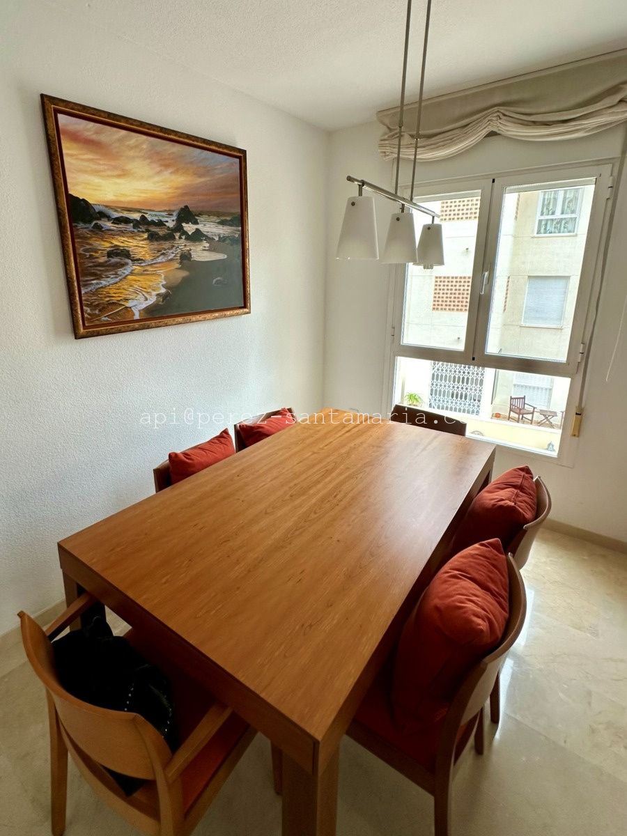 APARTAMENTO DE ESQUINA Y SOLEADO EN EL CENTRO DEL ALBIR