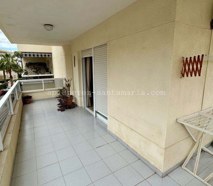 APARTAMENTO DE ESQUINA Y SOLEADO EN EL CENTRO DEL ALBIR