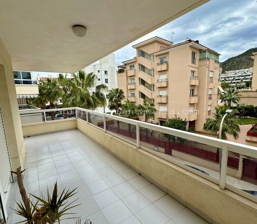 APARTAMENTO DE ESQUINA Y SOLEADO EN EL CENTRO DEL ALBIR