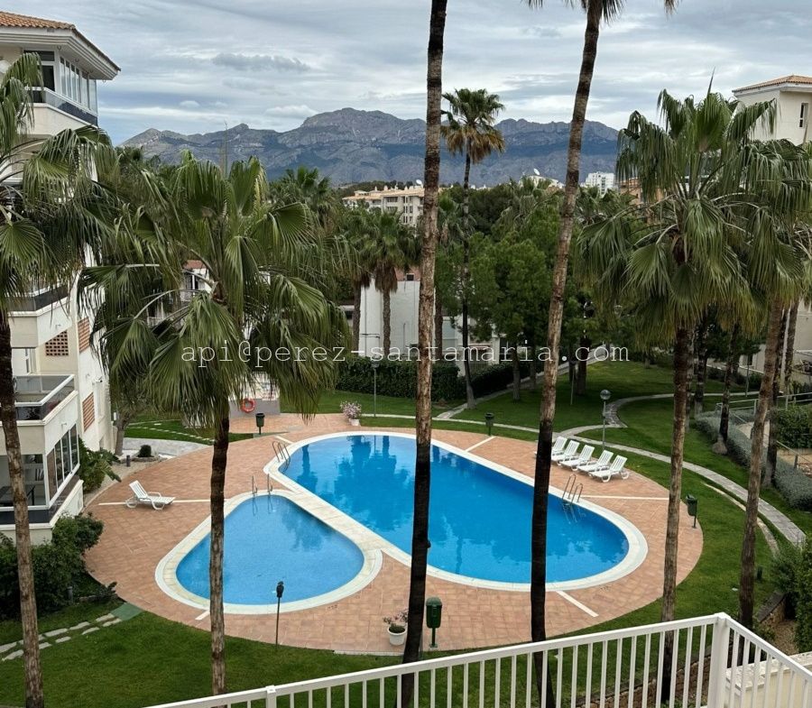 APARTAMENTO DE ESQUINA Y SOLEADO EN EL CENTRO DEL ALBIR