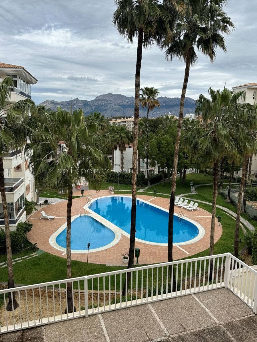 APARTAMENTO DE ESQUINA Y SOLEADO EN EL CENTRO DEL ALBIR