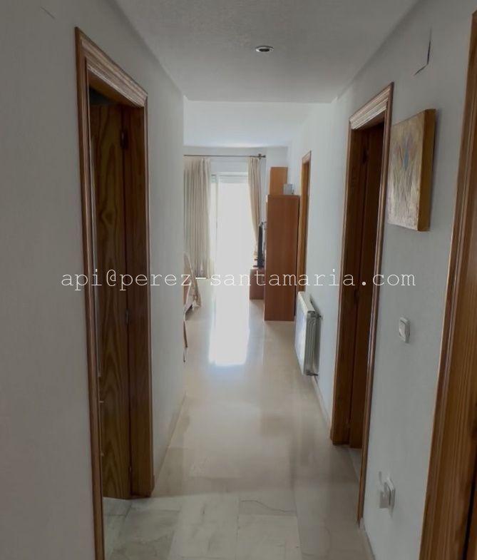 APARTAMENTO DE ESQUINA Y SOLEADO EN EL CENTRO DEL ALBIR