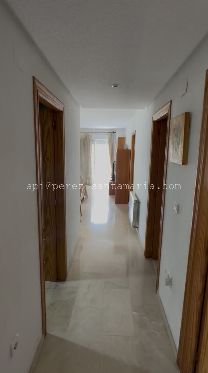 APARTAMENTO DE ESQUINA Y SOLEADO EN EL CENTRO DEL ALBIR