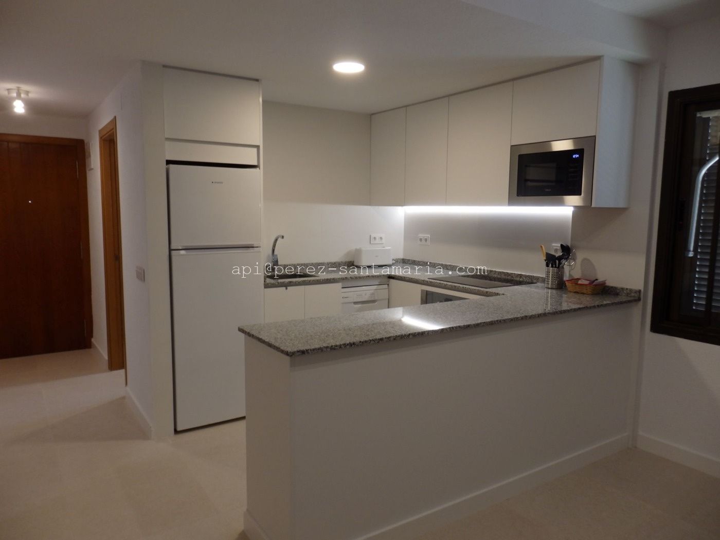 APARTAMENTO EN EL ACANTILADO DEL ALBIR CON MAGNÍFICAS VISTAS AL MAR