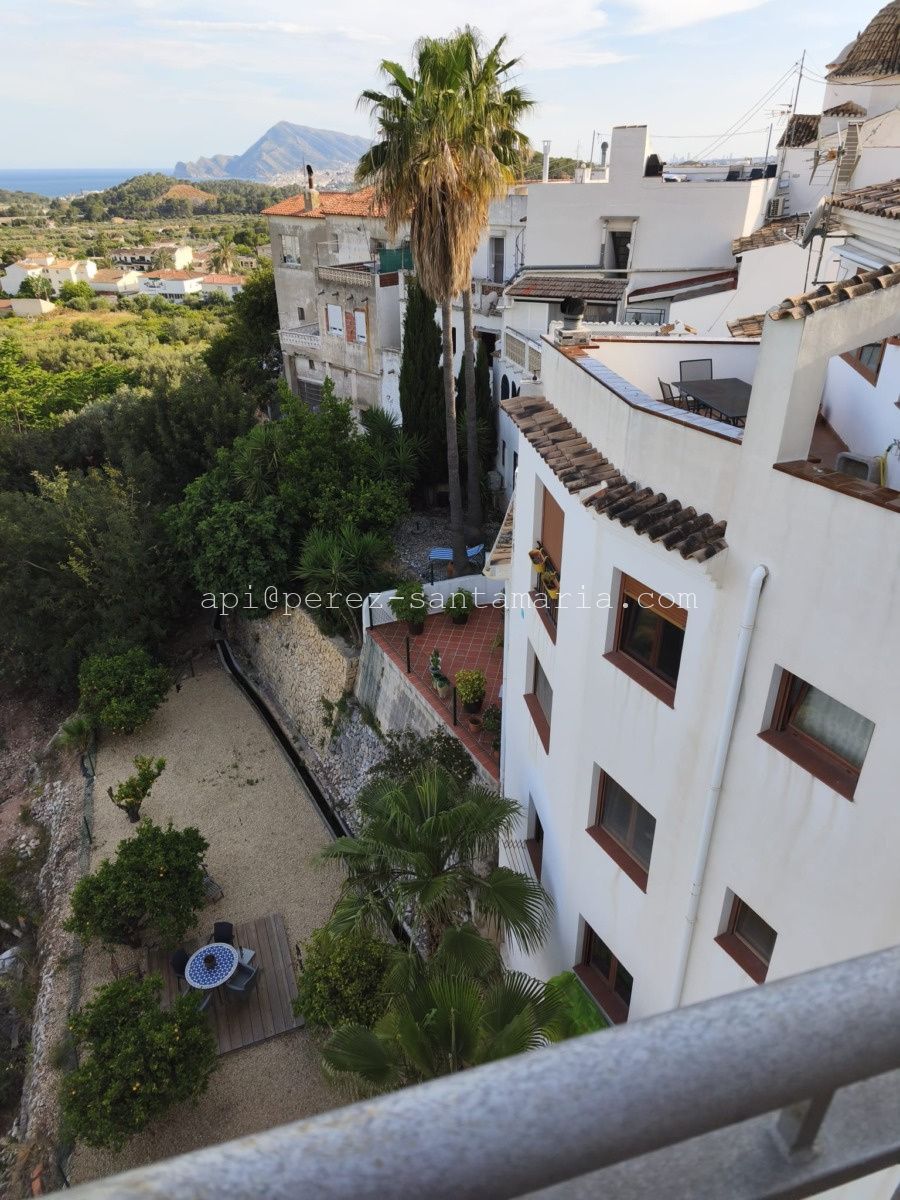 AMPLIO ÁTICO EN CASCO ANTIGUO DE ALTEA LA VIEJA CON MAGNÍFICAS VISTAS