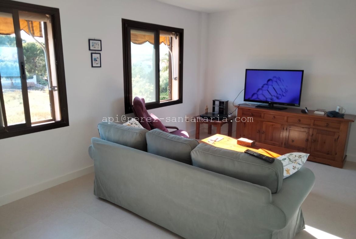 APARTAMENTO EN EL ACANTILADO DEL ALBIR CON MAGNÍFICAS VISTAS AL MAR