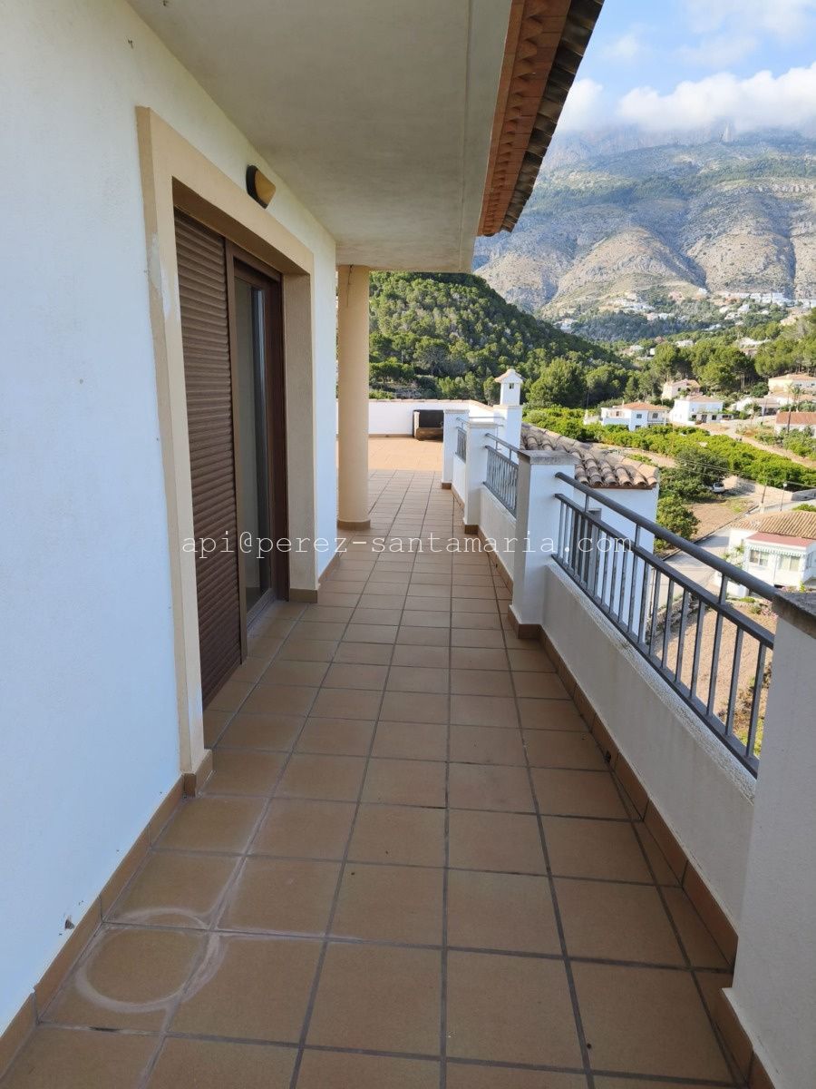 AMPLIO ÁTICO EN CASCO ANTIGUO DE ALTEA LA VIEJA CON MAGNÍFICAS VISTAS