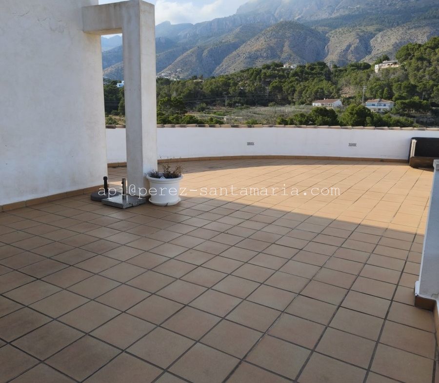AMPLIO ÁTICO EN CASCO ANTIGUO DE ALTEA LA VIEJA CON MAGNÍFICAS VISTAS